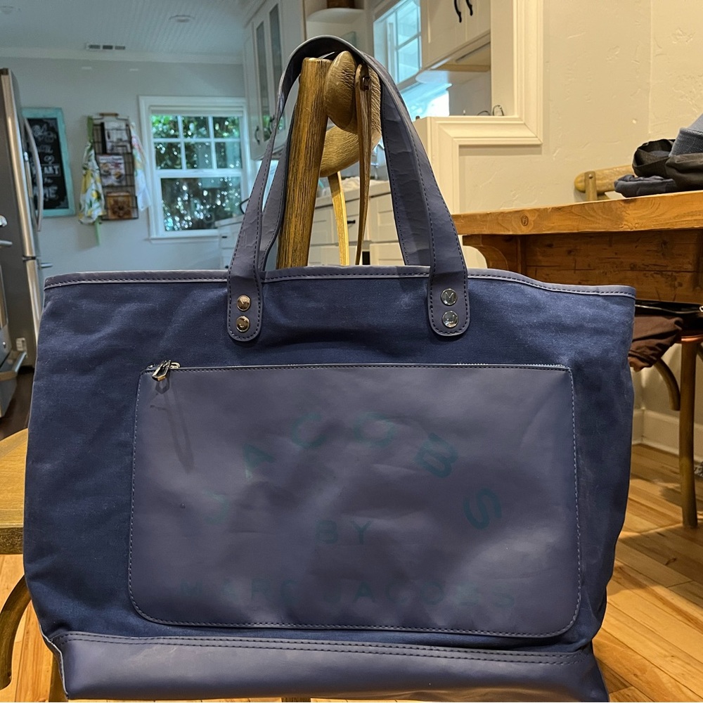 Marc Jacob’s Beach/Travel/Luggage Tote in BLUE!